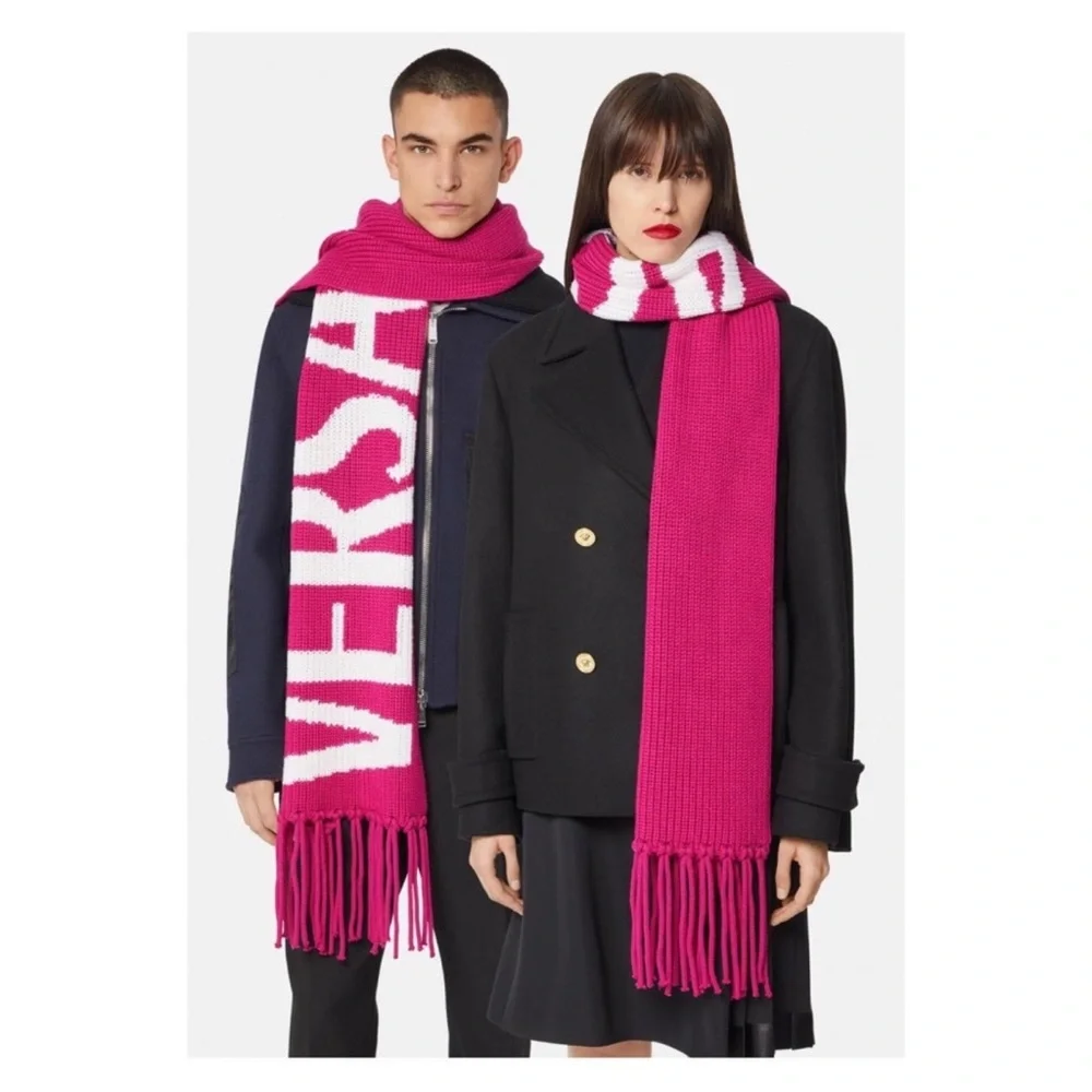 New! VERSACE Logo Intarsia Knit Fringe Oversized Unisex Wool Scarf in Royal Blue - Picture 3 of 15